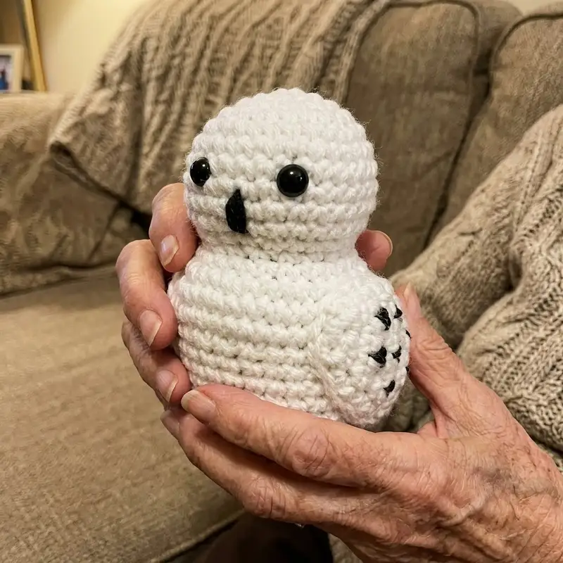 Complimentary Intermediate crochet pattern: Hedwig the Owl Amigurumi Pattern - Simple to follow guide