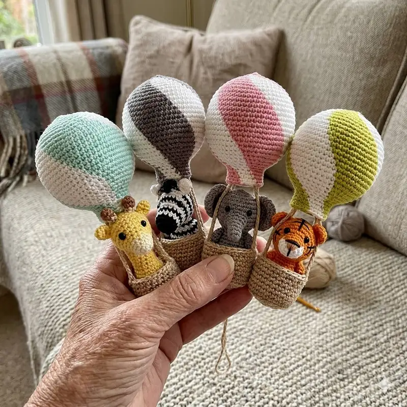 Quality crochet pattern: Hot air balloon baby mobile Amigurumi Pattern - Intermediate level guide with complete instructions