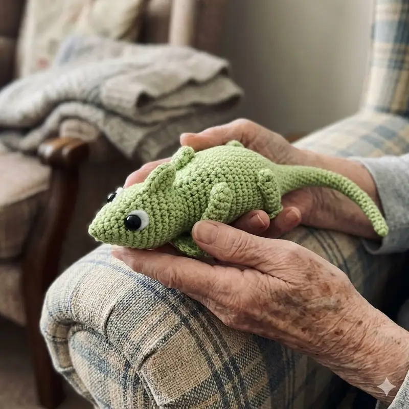 Quality crochet pattern: Clyde The Chameleon Amigurumi Pattern - Intermediate level guide with complete instructions