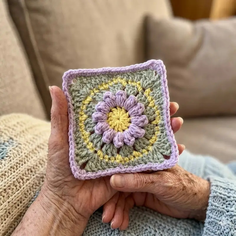 Complimentary Intermediate crochet pattern: Elloth Granny Square Pattern - Simple to follow guide