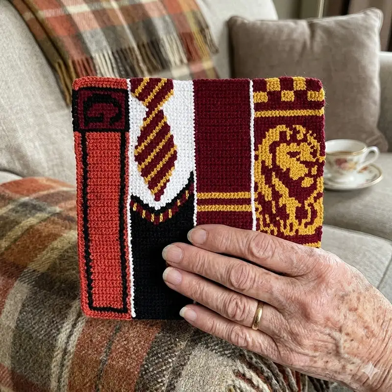 Complimentary Intermediate crochet pattern: Gryffindor C2C Blanket Pattern - Simple to follow guide