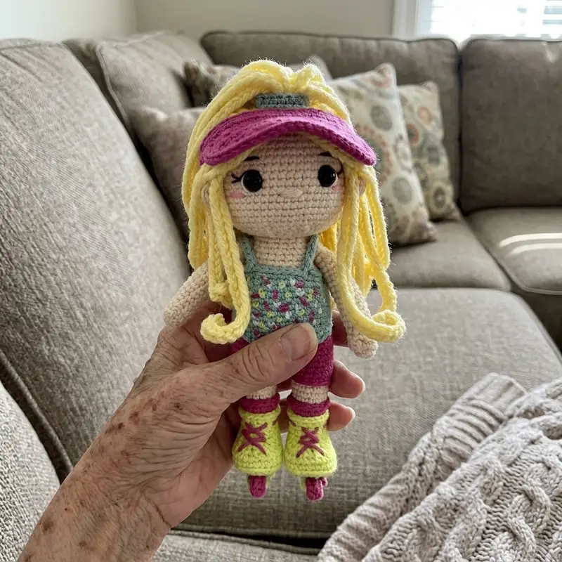 Quality crochet pattern: Barbs Amigurumi Pattern - Intermediate level guide with complete instructions